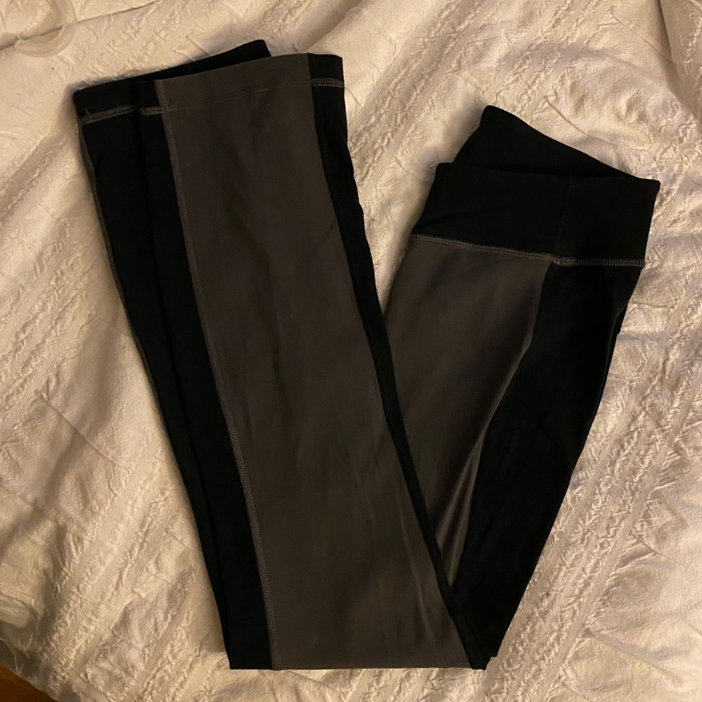 Classic grey/black Lululemon straight leg legging size 6